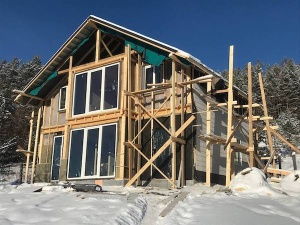 Строительство каркасных домов зимой. Преимущества и недостатки строительства зимой. 